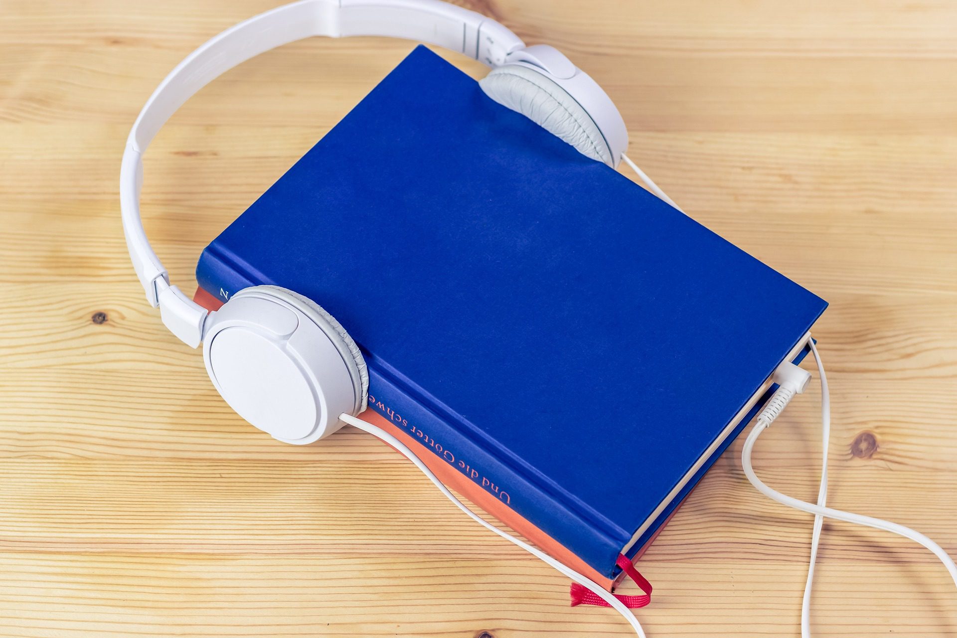 How to Make Audiobooks Using AI Voice and TTS featured image